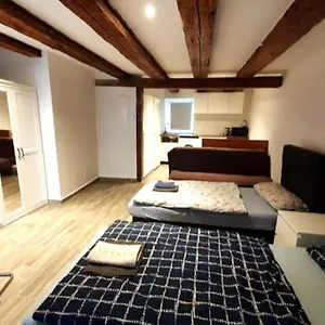 In Pankow Apartment