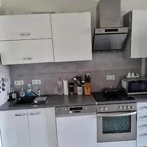Modern Urban In West Wilmersdorf Apartment